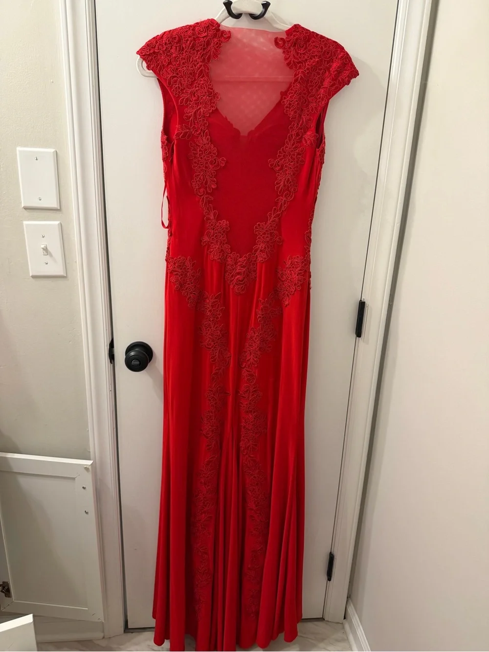 Betsy & Adam Red Lace Applique Illusion Mesh Mermaid Formal Gown Dress 4